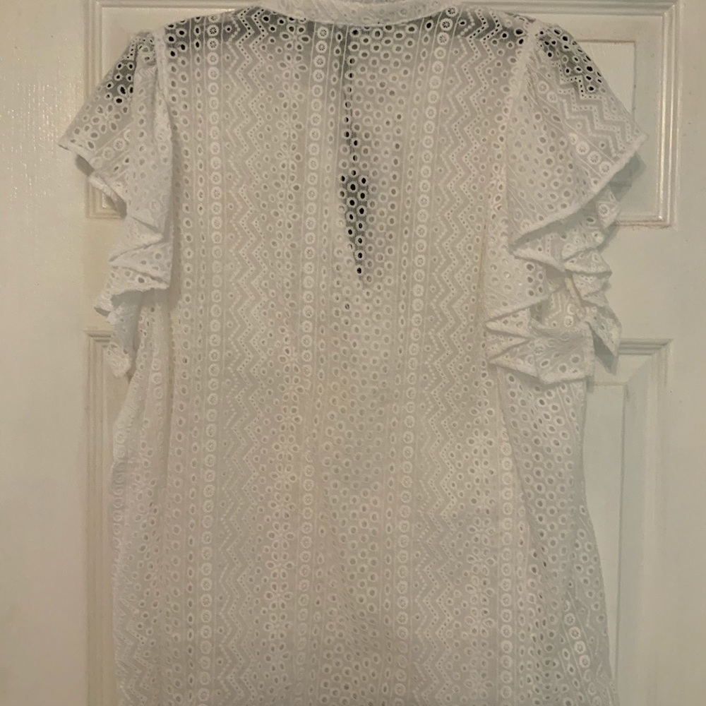 🔥SALE🔥BCBG MaxAzria Flutter Sleeve Top - Picture 5 of 5